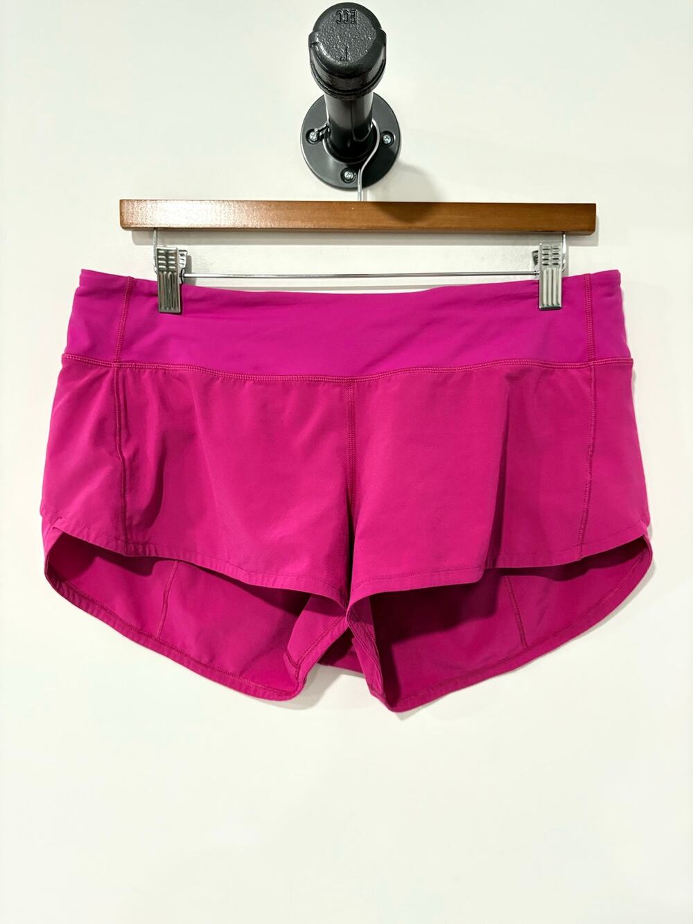 Lululemon Speed Up Shorts 2" Fantom Fuschia Size 8